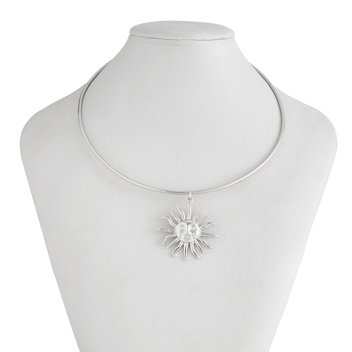 Silvertone Sun Pendant Choker, everyday style, lifestyle look