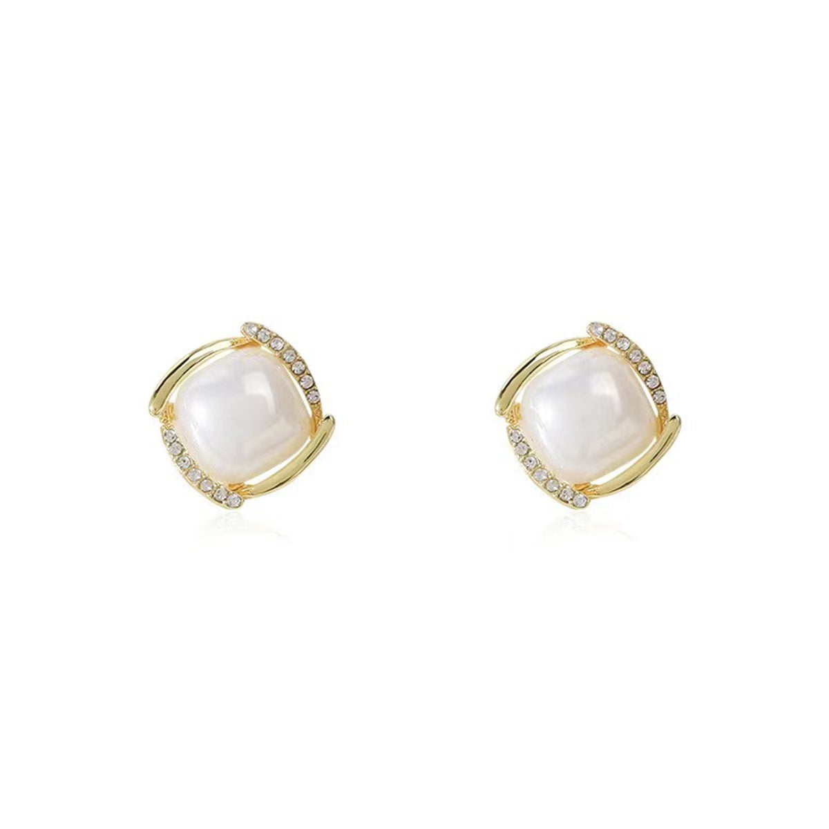 Pearl and Cubic Zirconia Rhombus Stud Earrings, stud earrings for women, dainty minimalist design, detail close-up