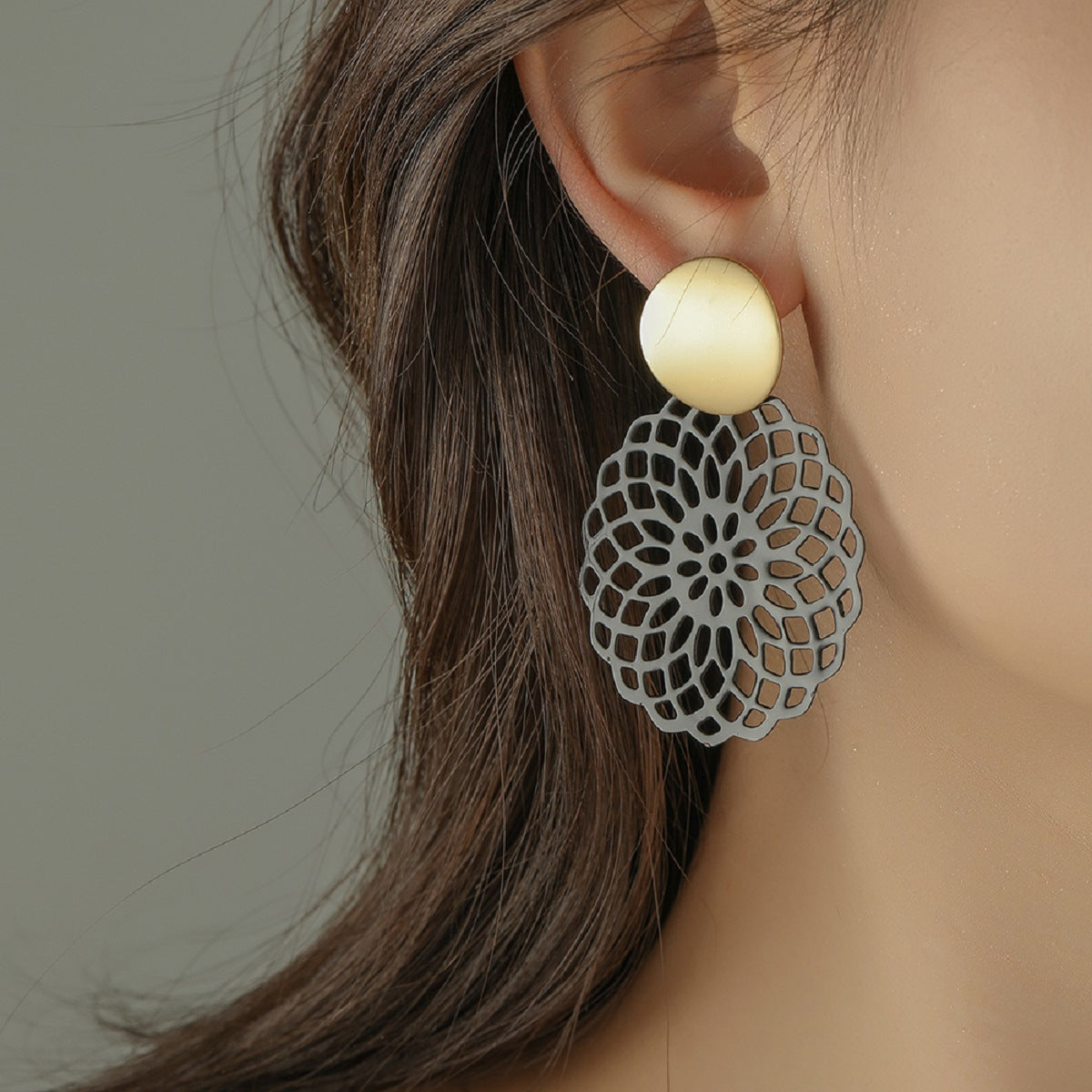 Two-Tone Filigree Circle Drop Earrings, drop earrings for women, dainty minimalist design, detail close-up