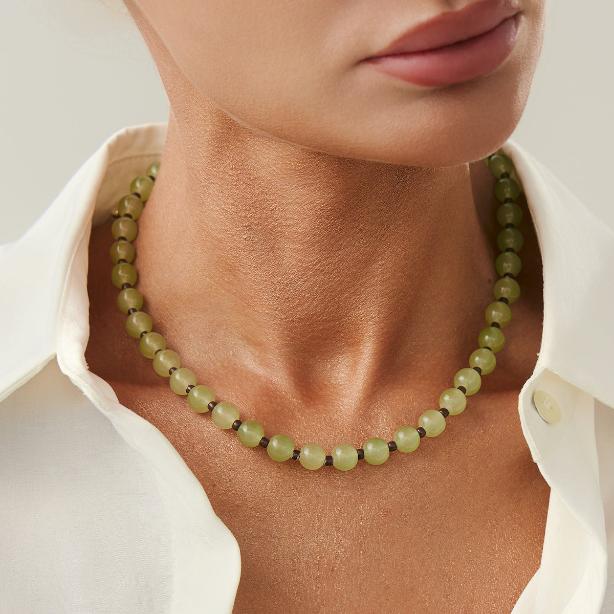 Green Jade and Silvertone Beaded Chain Collar Necklace, vintage-inspired design, styled look