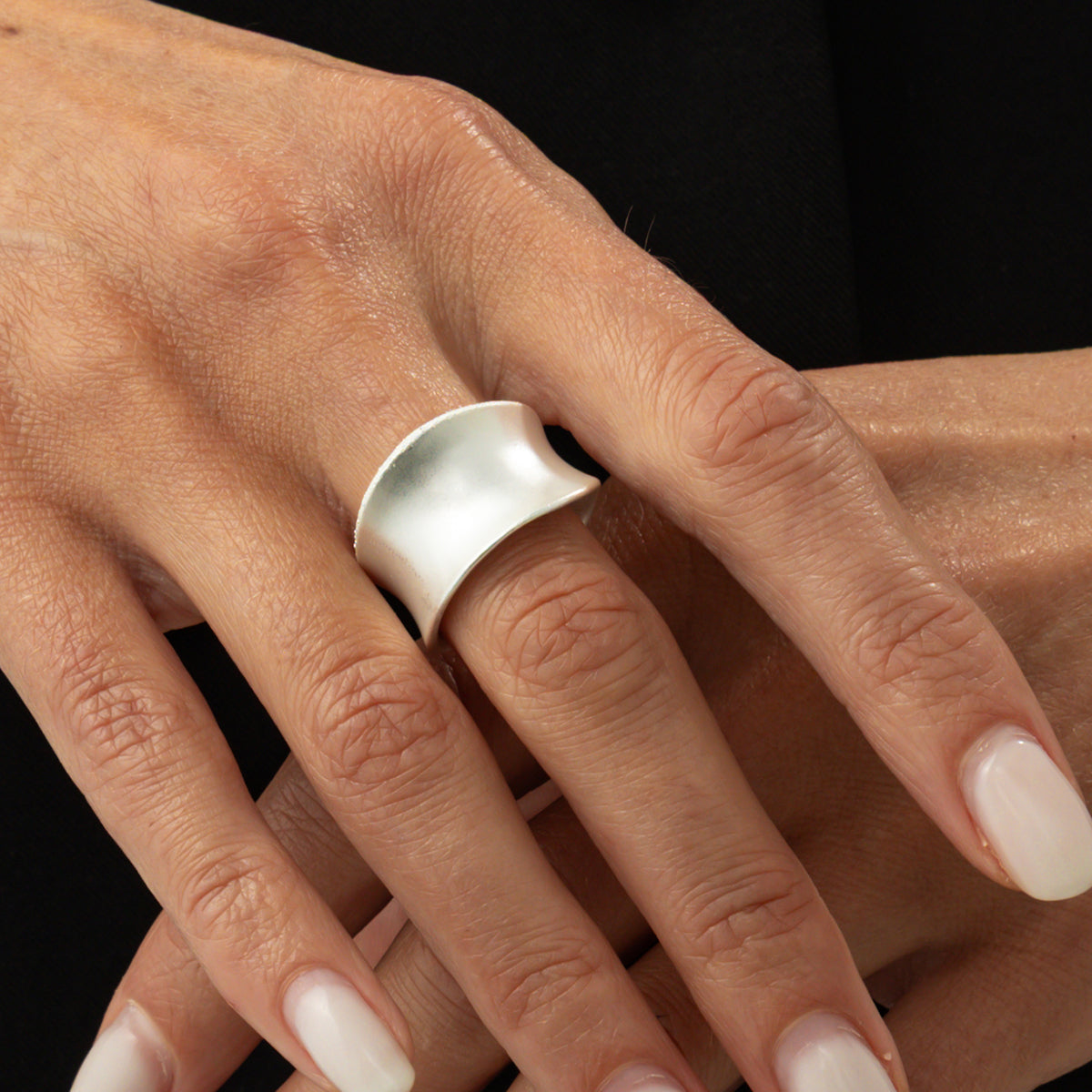 Silvertone Textured Curve Open Ring, vintage-inspired design, styled look