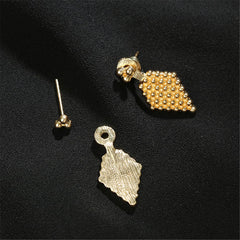 Beautiful diamond-shaped ear jackets in 18K gold plating, embellished with small beads for a touch of elegance.