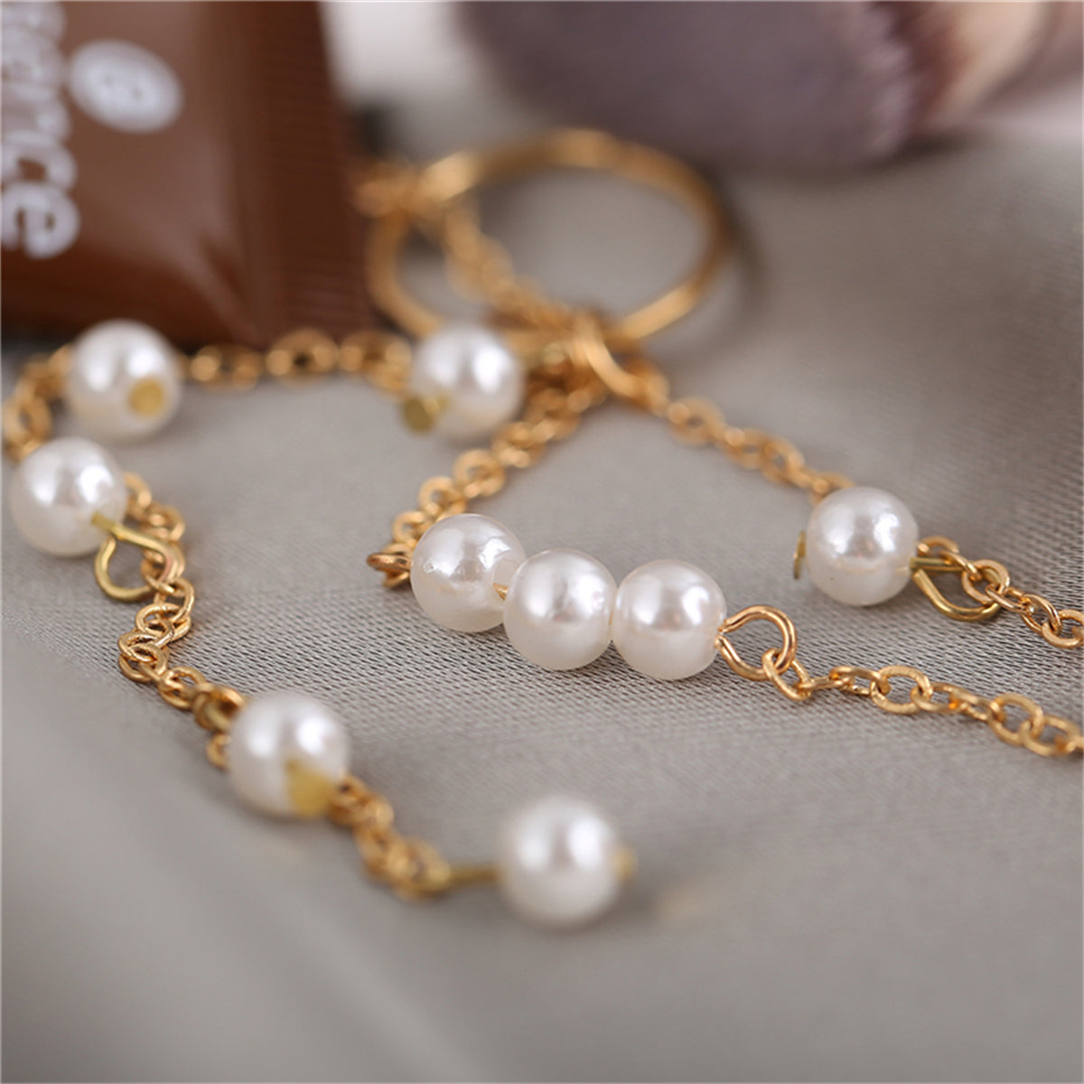 Pearl and 18K Gold-Plated Lariat Necklace, gold pendant necklace for women, dainty minimalist design, lifestyle look