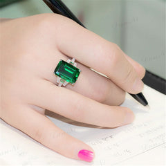 Green cubic zirconia & Crystal Cushion-Cut Ring - streetregion
