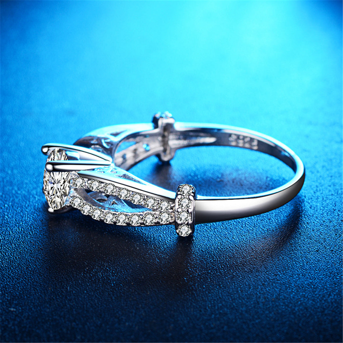Crystal and Silver-Plated Filigree Ring, silver statement rings for women, dainty minimalist design, detail close-up