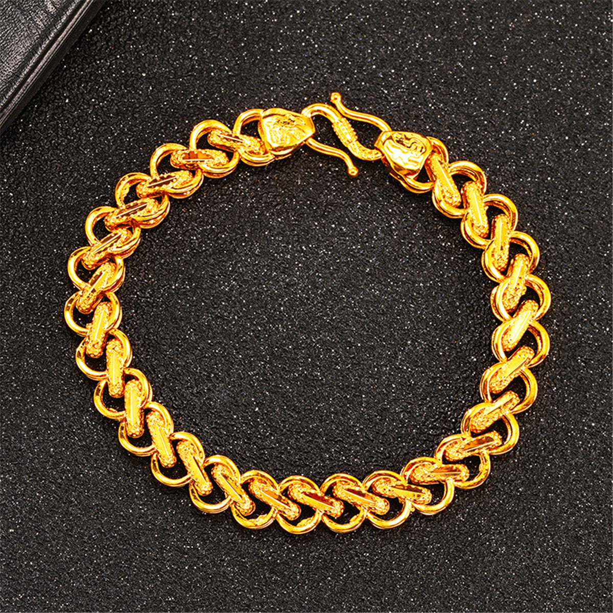 24K Gold-Plated Intertwined Bracelet, gold bracelet for women, everyday style, lifestyle look
