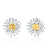Elegant two-tone daisy stud earrings in silver and yellow gold, crafted from 18K gold-plated sterling silver.