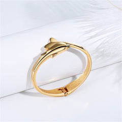 Beautifully crafted 18K gold-plated dolphin bracelet with a hinged style, perfect for adding a touch of elegance.