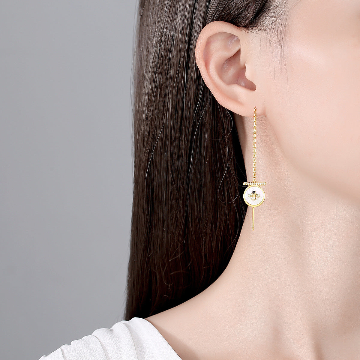 Cubic Zirconia and Shell 18K Gold-Plated Bee Round Ear Threaders, gold drop earrings for women, detail close-up