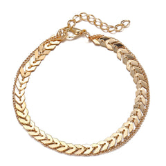 Stunning 18K gold-plated chain bracelet with a beautiful leaf motif, ideal for elevating any outfit with a natural flair.