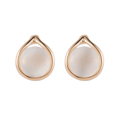 Chic 18K gold-plated earrings adorned with peach cat's eye, a must-have accessory for every jewelry lover.