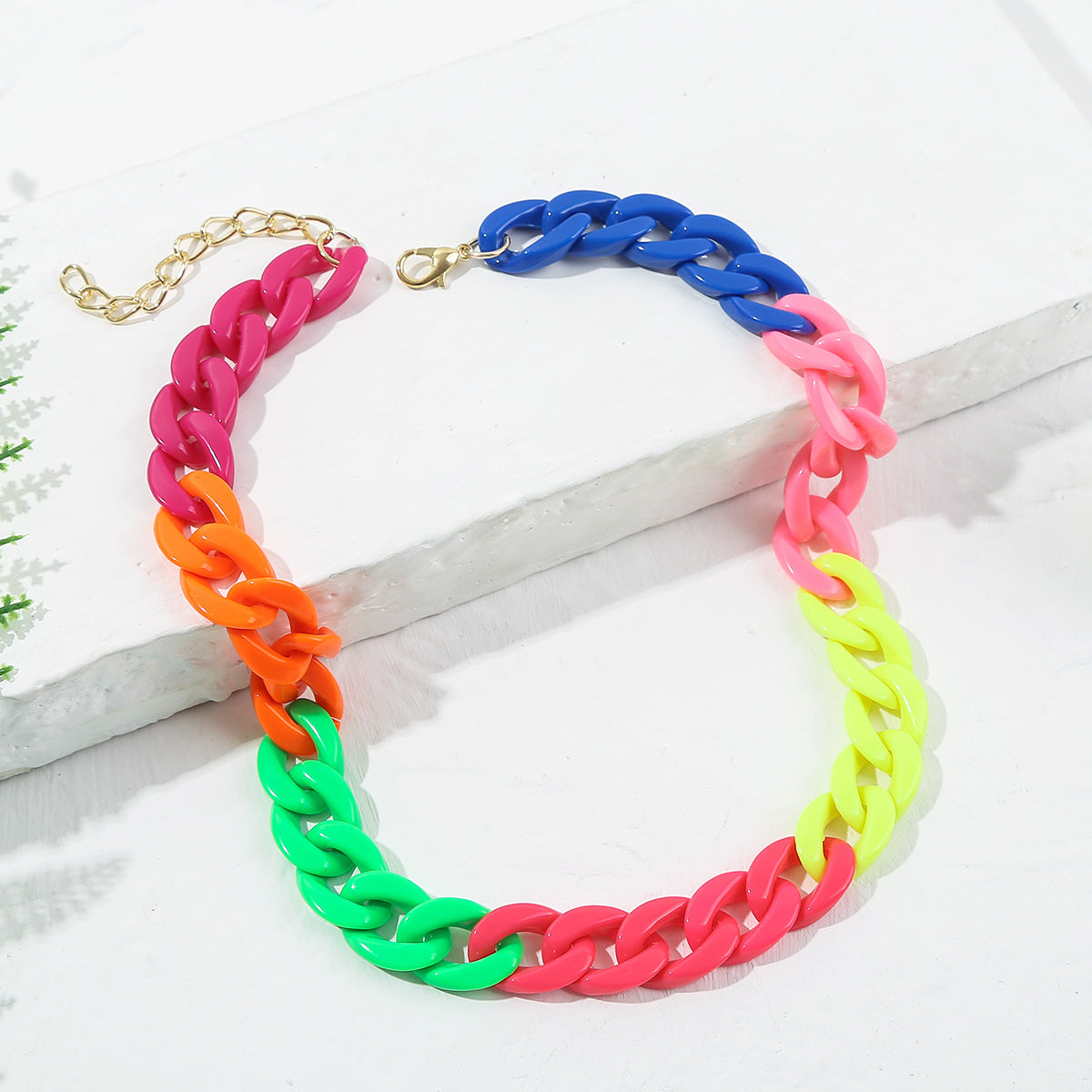 Red and Green Rainbow Cuban Chain Necklace, pendant necklace for women, everyday style, detail close-up