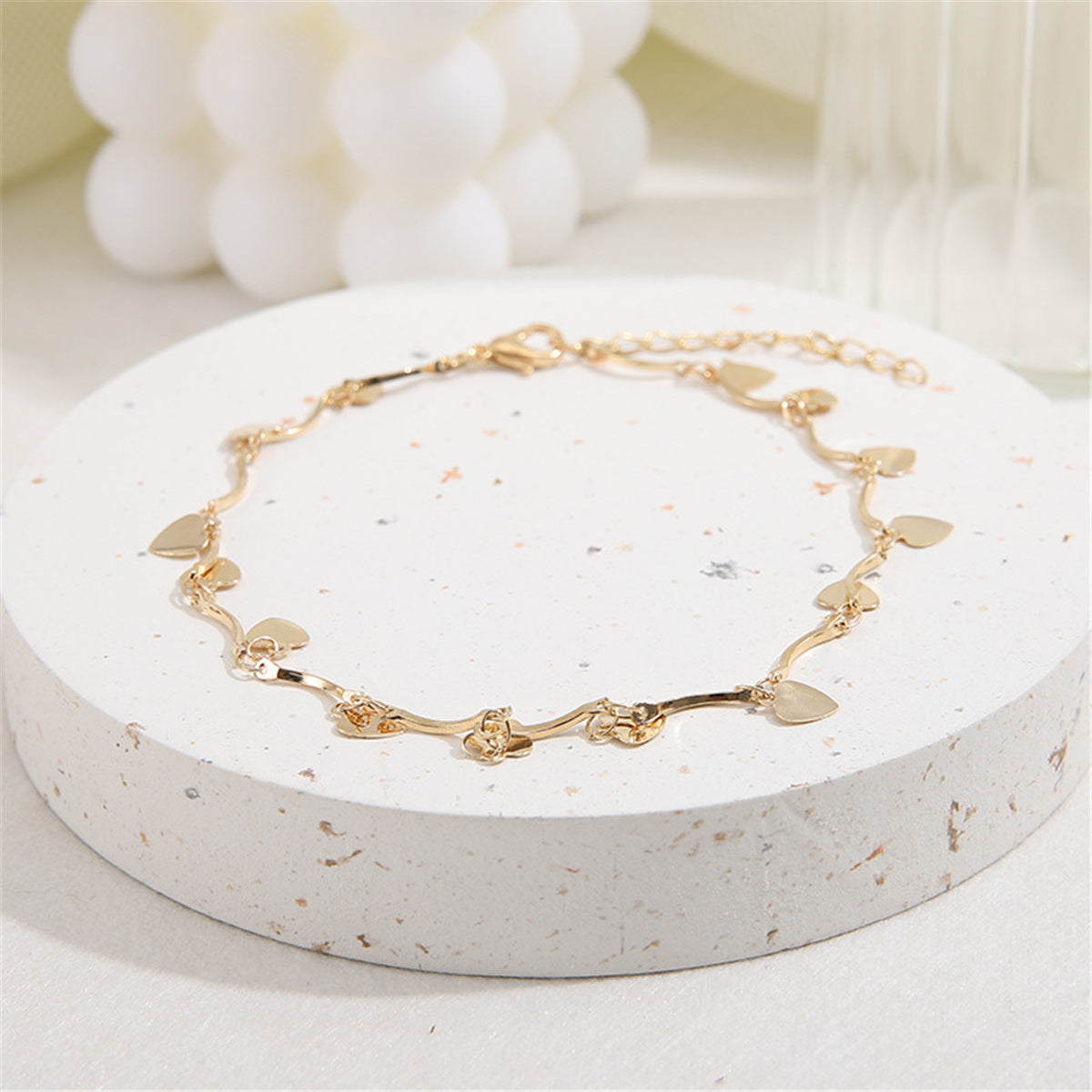 18K Gold-Plated Heart Charm Anklet, gold anklet bracelet, dainty minimalist design, detail close-up