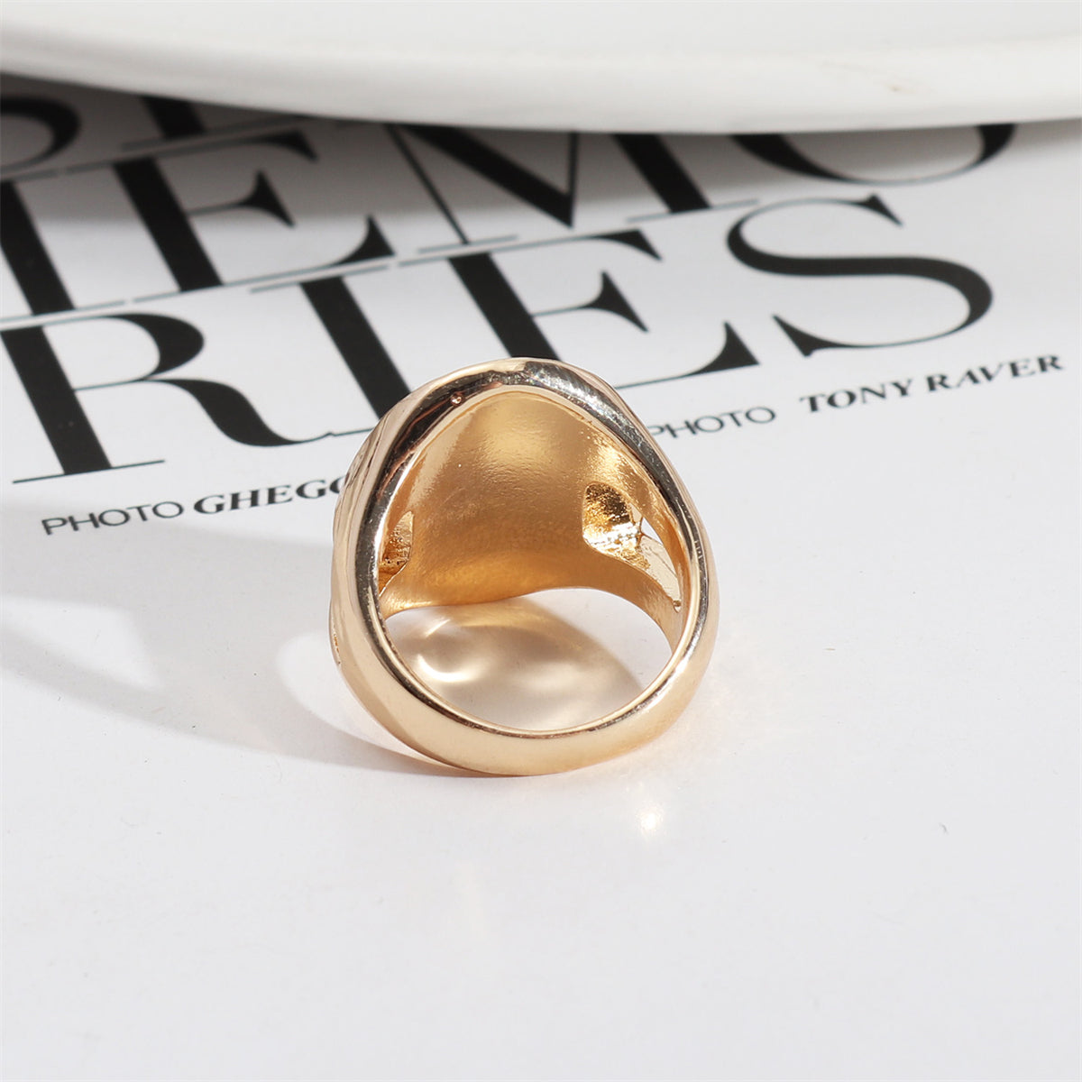 Abalone Shell and Resin 18K Gold-Plated Oval-Cut Ring, gold statement rings for women, dainty minimalist design, styled look