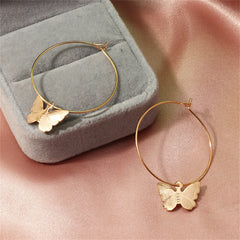 Dazzling 18K gold-plated butterfly earrings, combining elegance and playfulness for a perfect finishing touch to your ensemble.