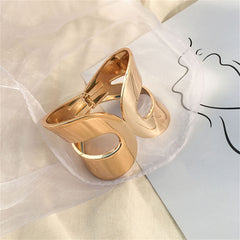 18K Gold-Plated Openwork Drop End Hinge Bangle