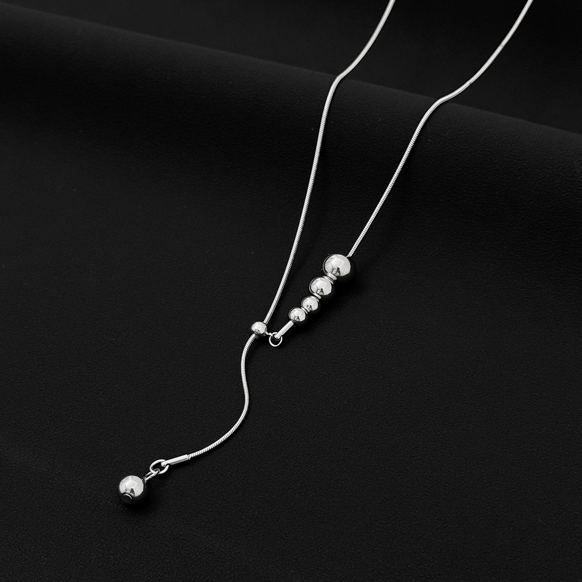 Silvertone Beaded Lariat Necklace, botanical inspired, detail close-up