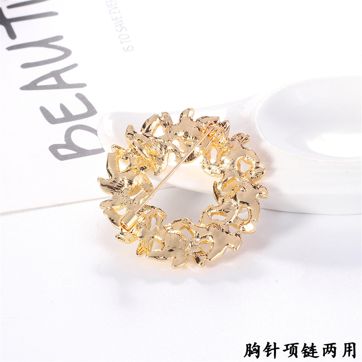 Pearl and 18K Gold-Plated Wreath Brooch, gold brooch pin, dainty minimalist design, detail close-up