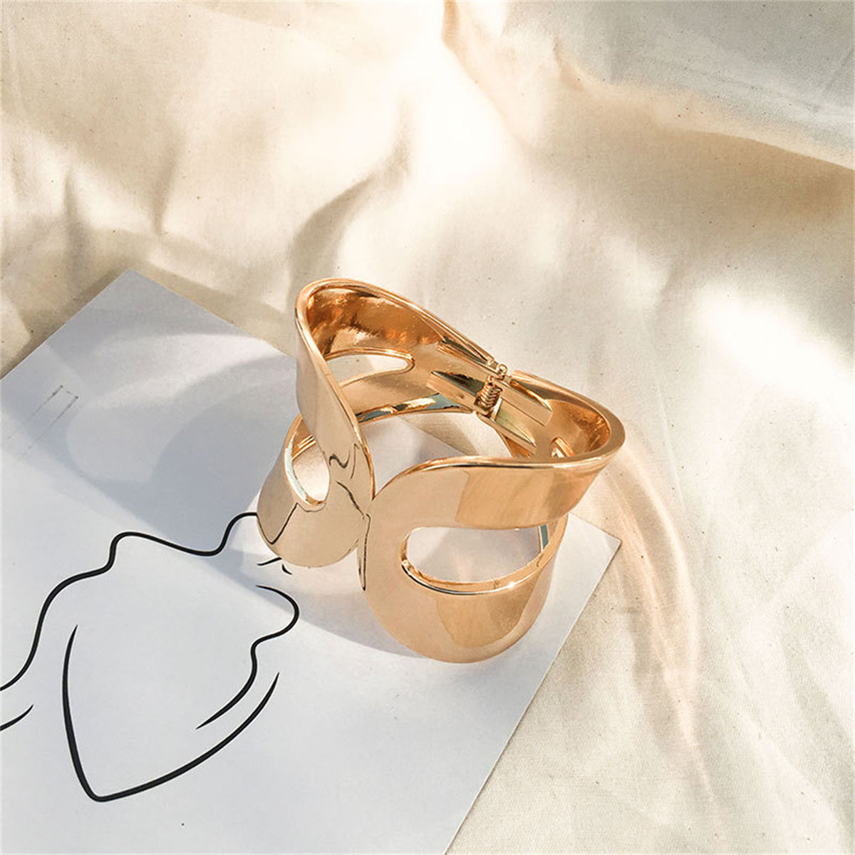 18K Gold-Plated Openwork Drop End Hinge Bangle, gold bangle bracelet, botanical inspired, detail close-up
