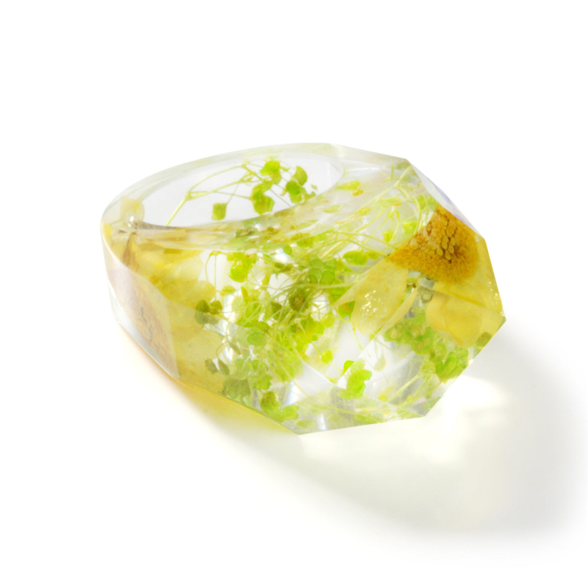 Yellow and Green Dried Flower Ring, statement rings for women, vintage-inspired design, detail close-up