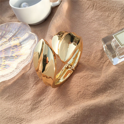 18K Gold-Plated Leaf Bypass Hinge Bangle, gold bangle bracelet, dainty minimalist design, detail close-up