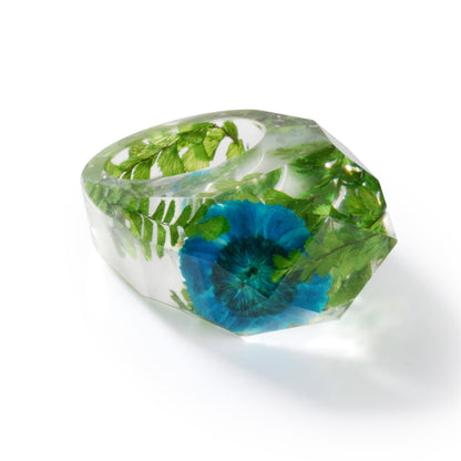 Green and Blue Dried Flower Ring, statement rings for women, vintage-inspired design, detail close-up