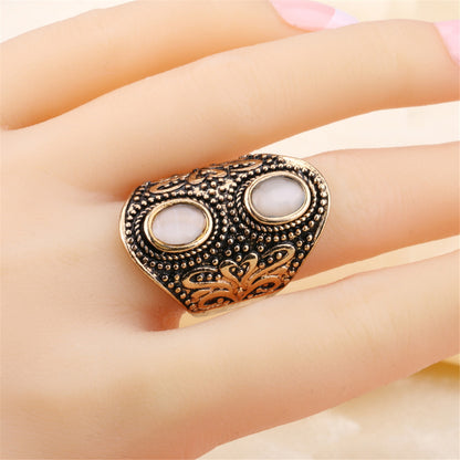 Cats Eye and 18K Gold-Plated Butterfly Round Ring, gold statement rings for women, dainty minimalist design, lifestyle look