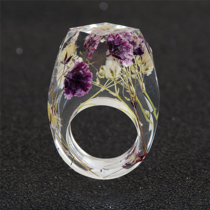 Purple and Off-White Dried Flower Ring, statement rings for women, vintage-inspired design, lifestyle look