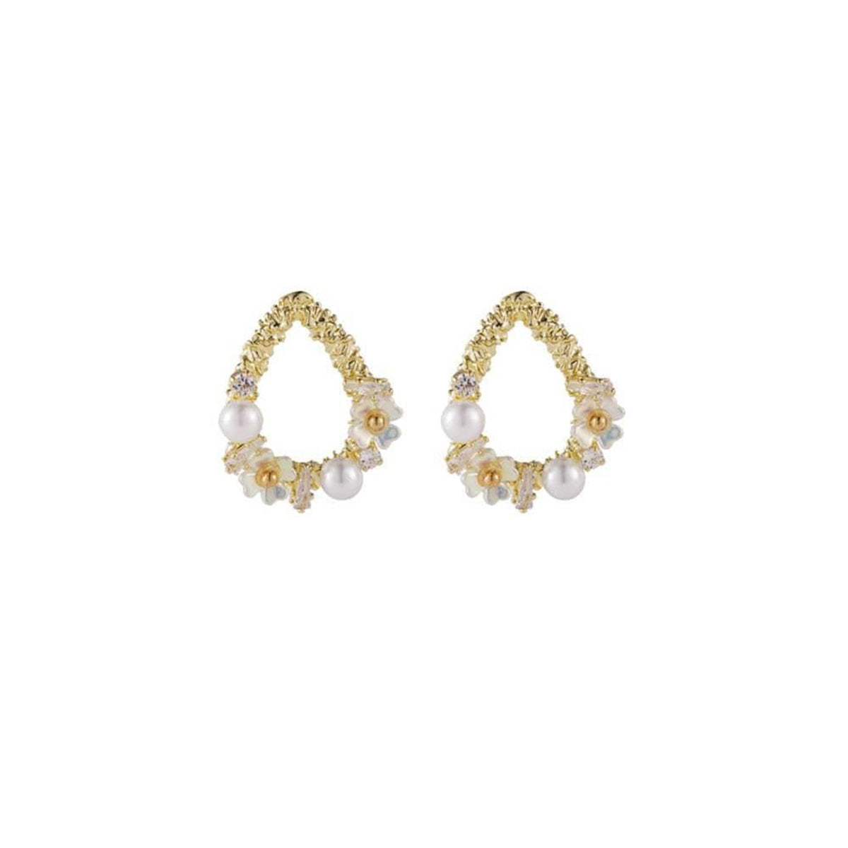 Stylish floral teardrop earrings in 18K gold plating, featuring lustrous pearls and shimmering cubic zirconia.