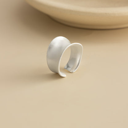 Silvertone Textured Curve Open Ring, vintage-inspired design, side view