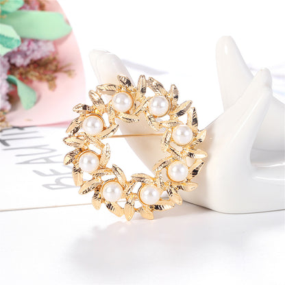 Pearl and 18K Gold-Plated Wreath Brooch, gold brooch pin, dainty minimalist design, side view