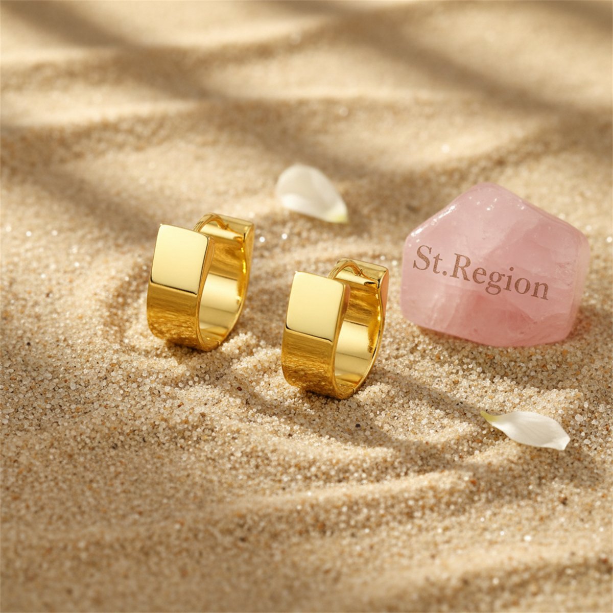 18K Gold-Plated U-Shape Huggie Earrings, gold huggie earrings, elegant gift for her, detail close-up
