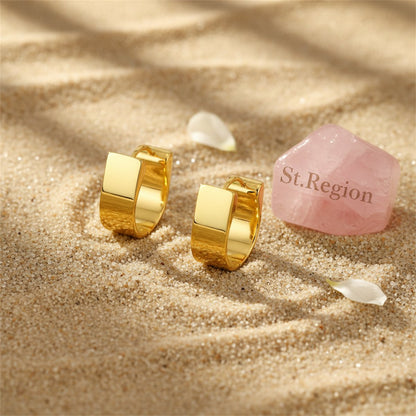 18K Gold-Plated U-Shape Huggie Earrings, gold huggie earrings, elegant gift for her, detail close-up