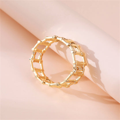 18K Gold-Plated Railway Link Bangle, gold bangle bracelet, vintage-inspired design, detail close-up