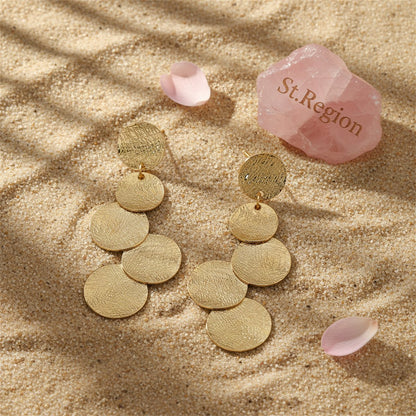 18K Gold-Plated Linking Round Drop Earrings, gold drop earrings for women, elegant gift for her, detail close-up