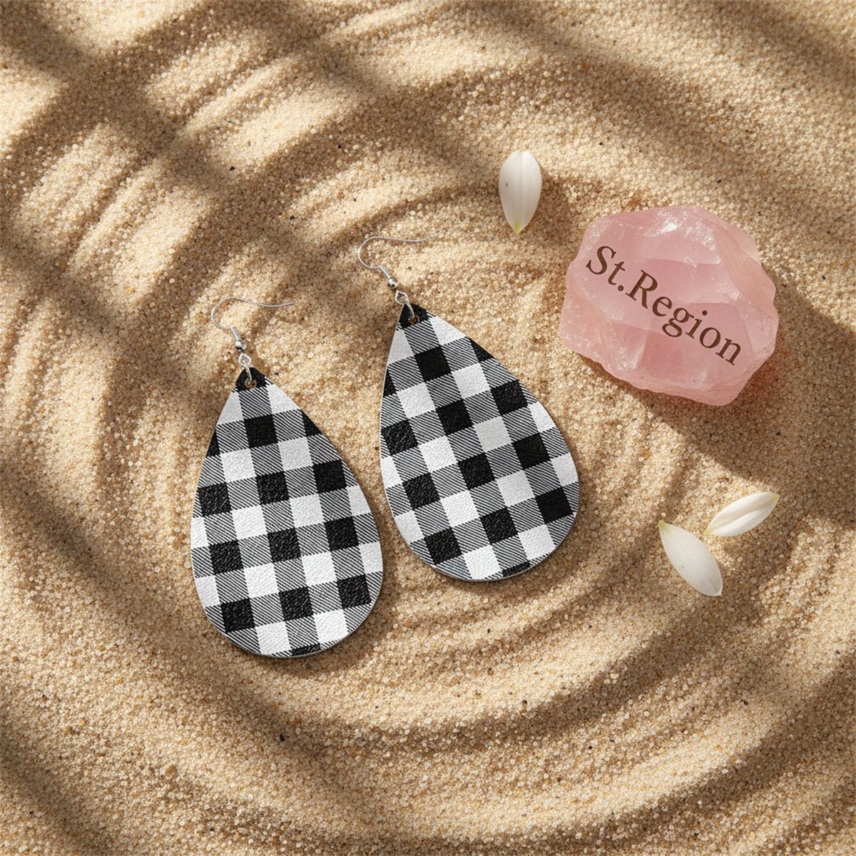 Black and White Plaid Teardrop Earrings, drop earrings for women, vintage-inspired design, detail close-up