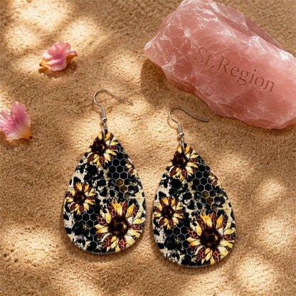 Yellow and Gray Honecomb Sunflower Teardrop Earrings, drop earrings for women, vintage-inspired design, detail close-up