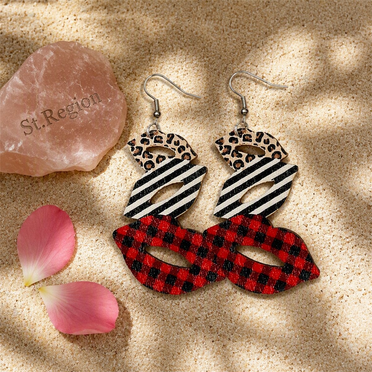Red and White Wood Openwork Plaid Leopard Lips Drop Earrings, drop earrings for women, elegant gift for her, detail close-up
