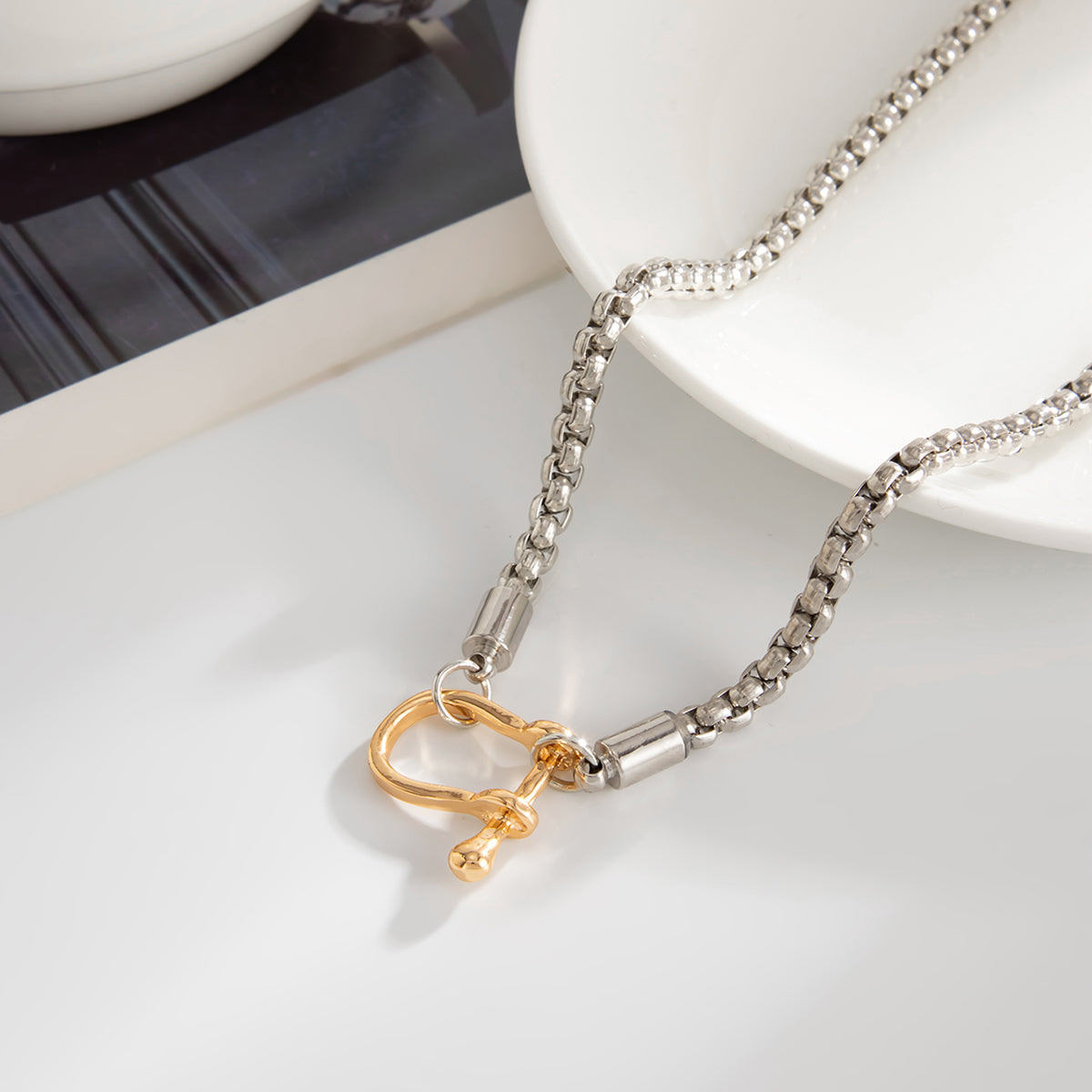 Two Tone U-Shape Pendant Necklace, everyday style, side view