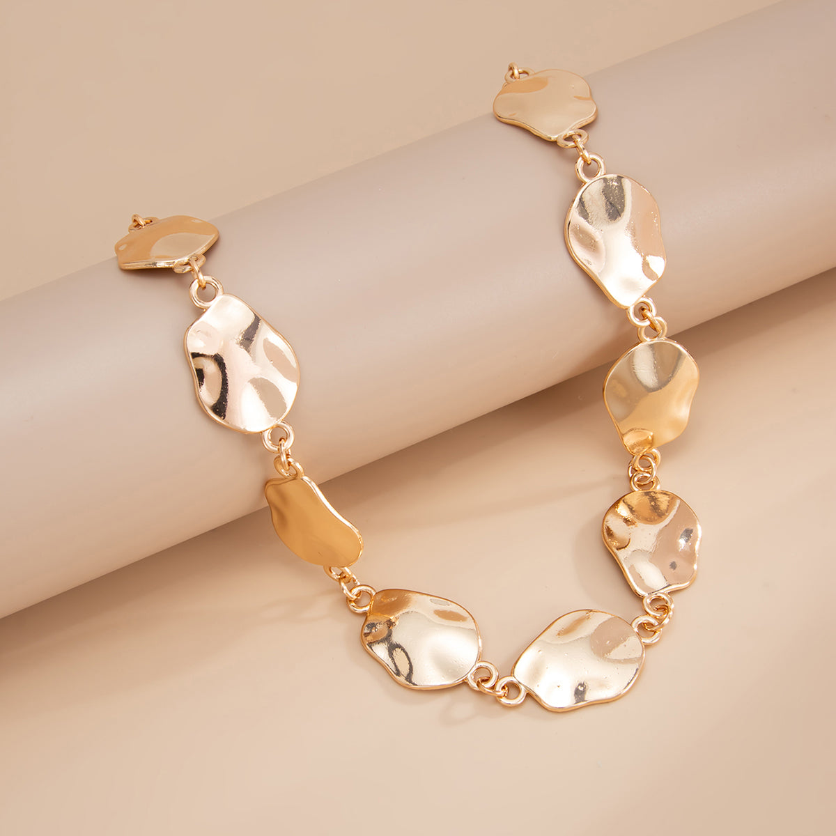 Goldtone Wrinkled Irregular Charm Collar Necklace, everyday style, side view