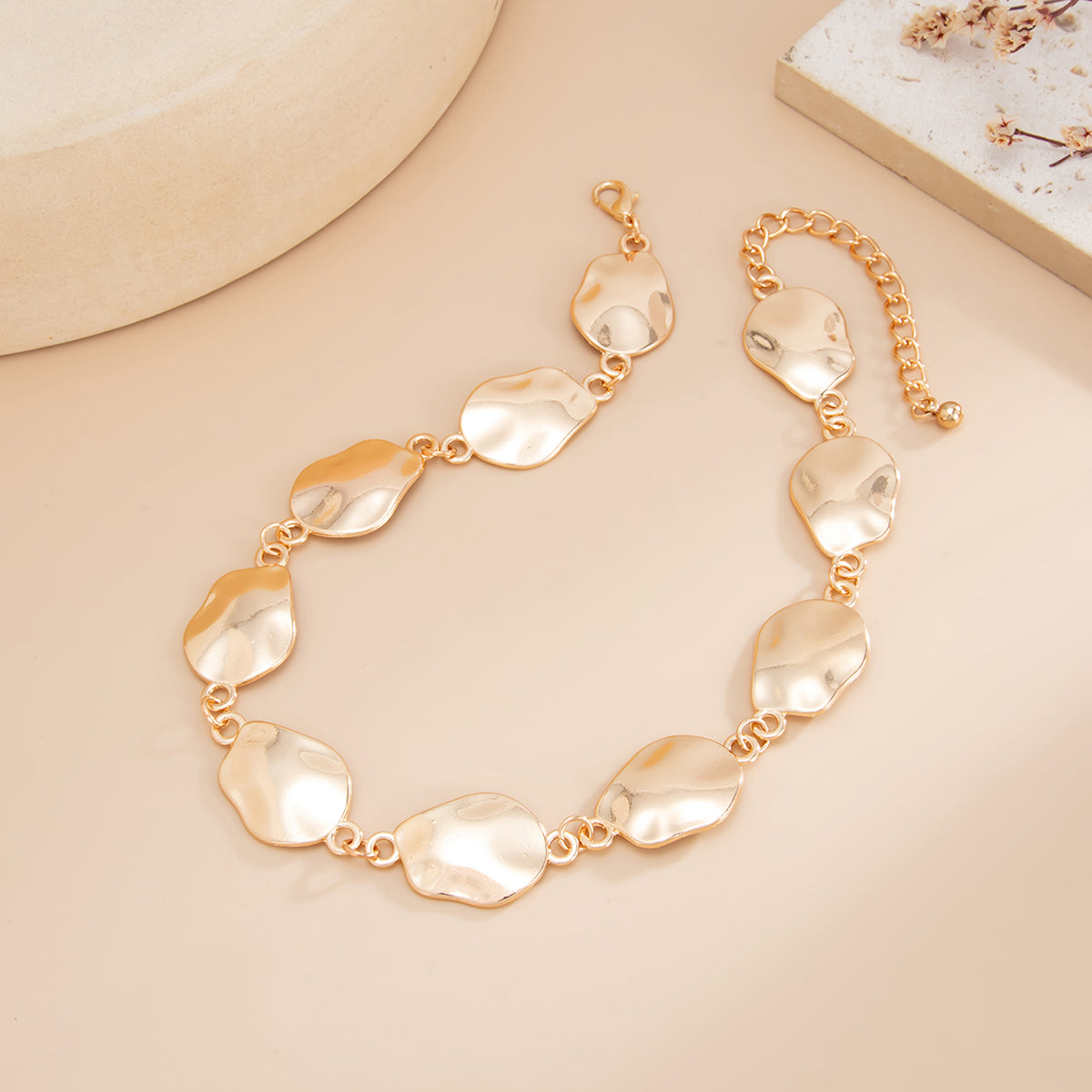 Goldtone Wrinkled Irregular Charm Collar Necklace, everyday style, detail close-up