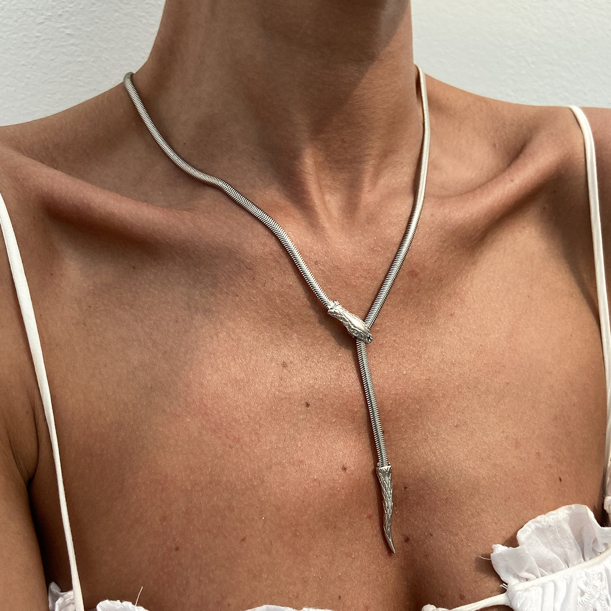 Silvertone Herringbone Chain Snake Lariat Necklace, botanical inspired, detail close-up