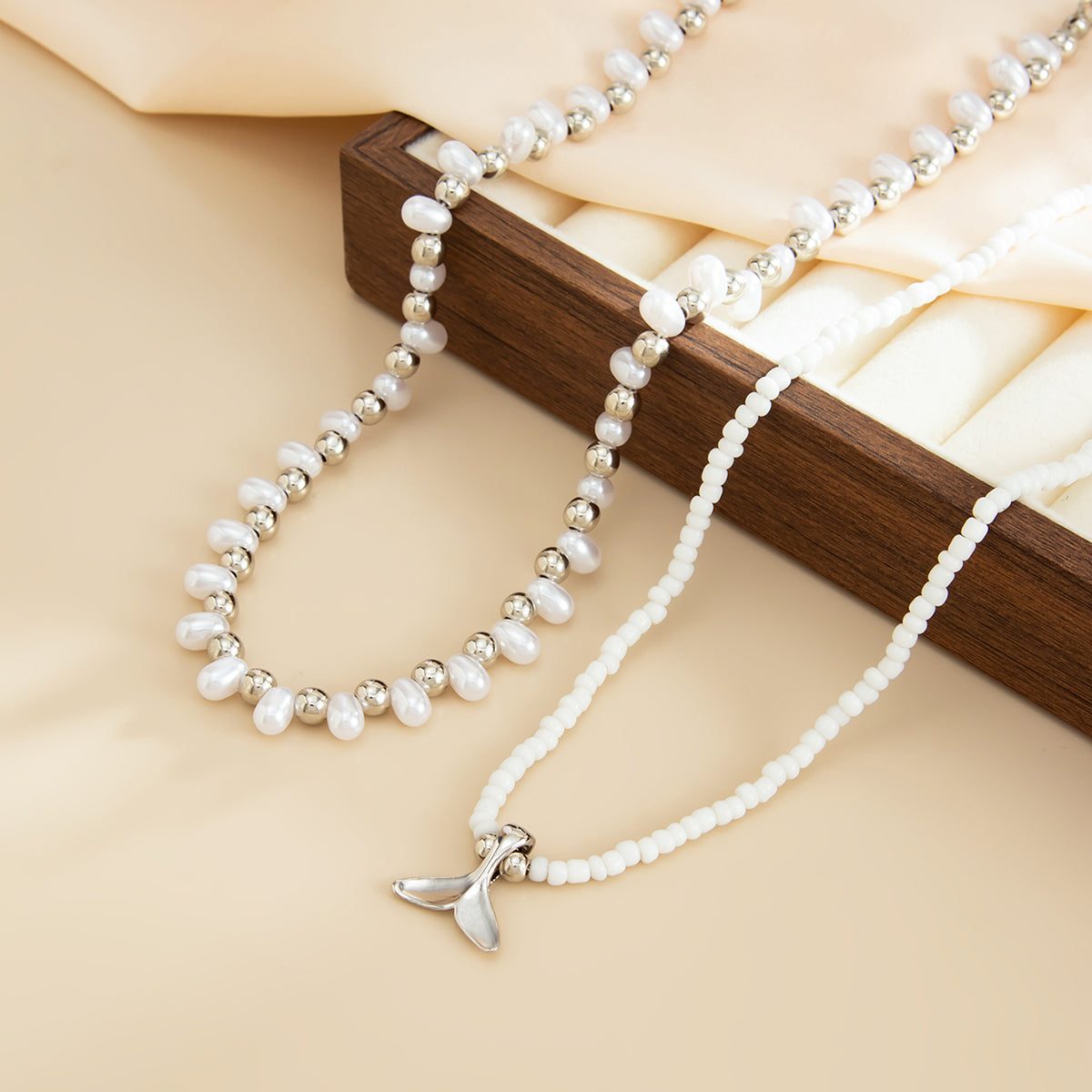 Pearl and Howlite Silvertone Fishtail Pendant Necklace Set, silver pendant necklace for women, detail close-up