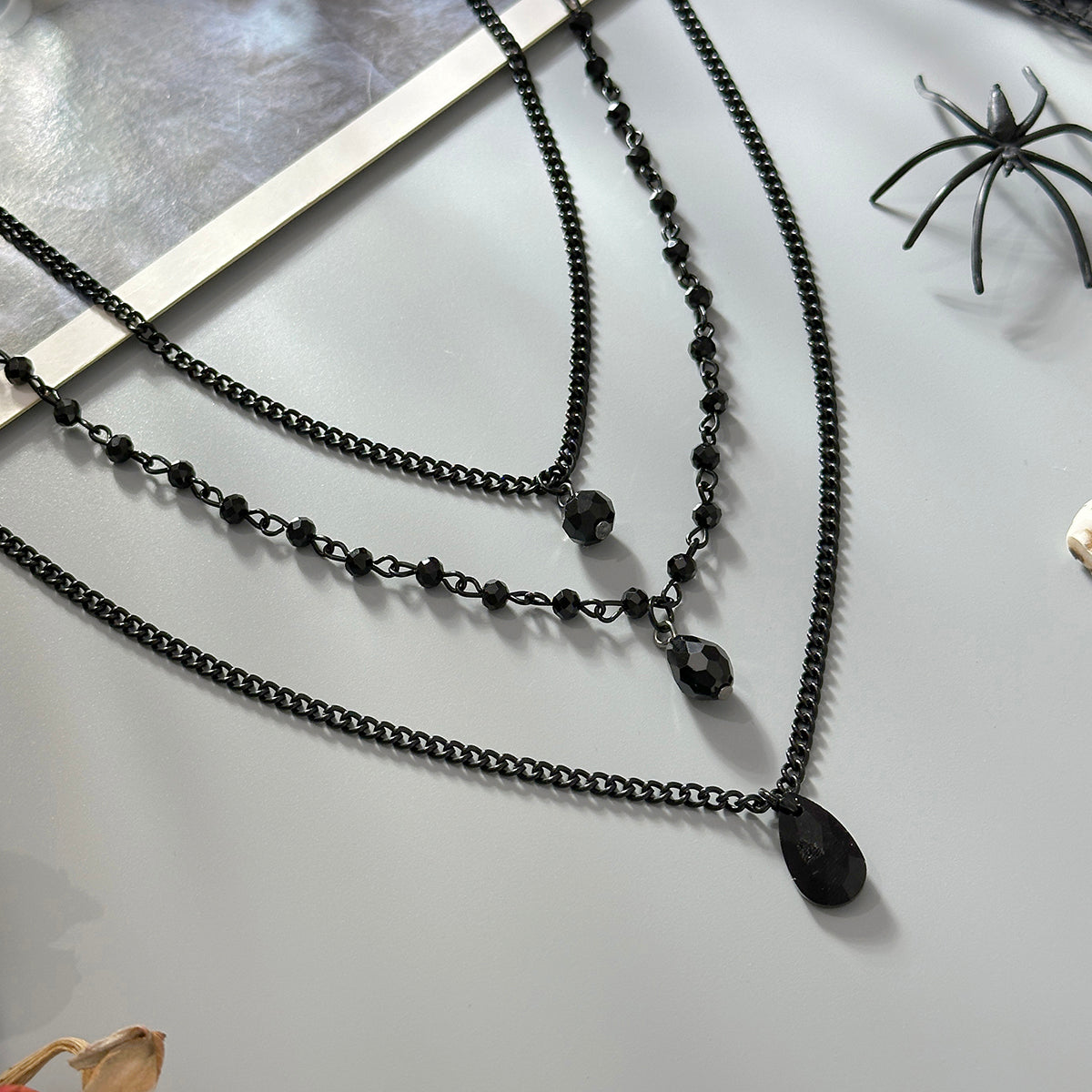 Black Acrylic and Blacktone Beads Chain Drop Pendant Necklace Set, pendant necklace for women, detail close-up