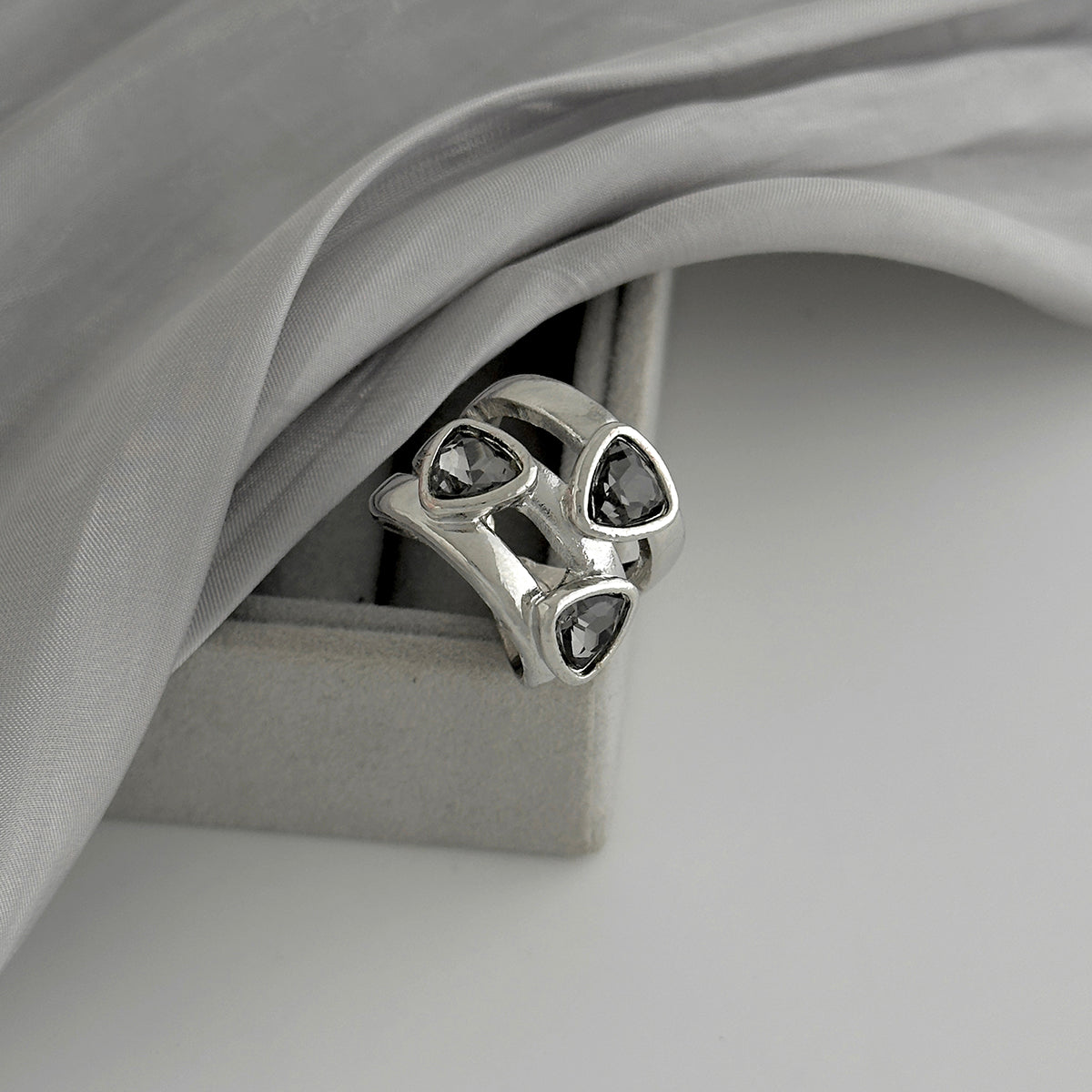 Gray Crystal and Silvertone Triangle Cluster Layered Open Ring, vintage-inspired design, side view