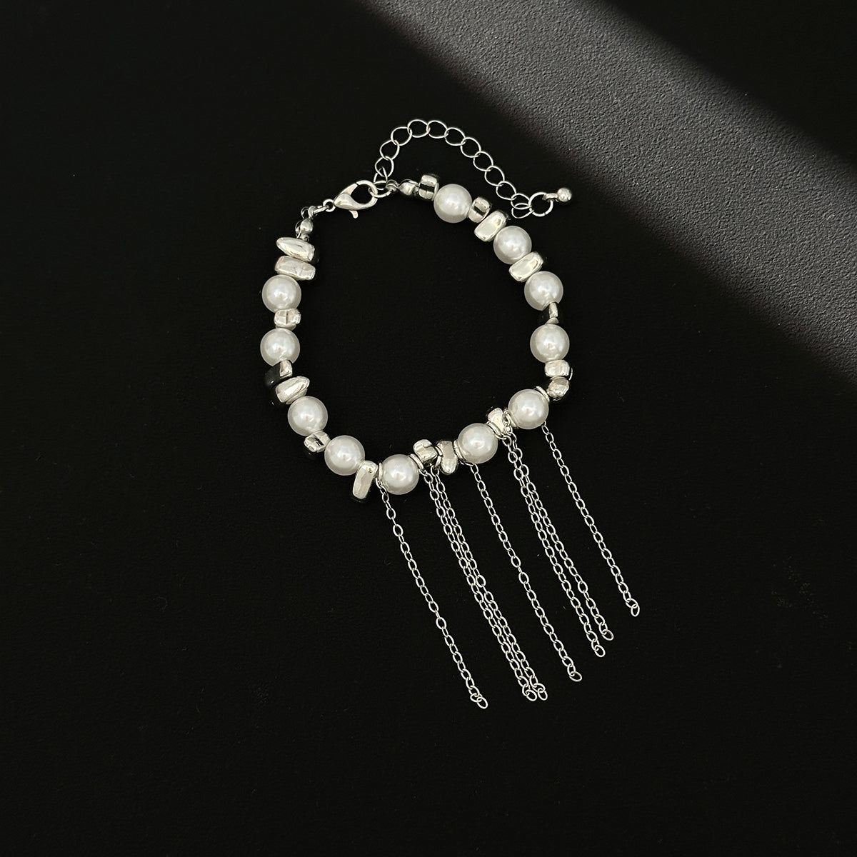 Pearl and Silvertone Tassel Beads Link Bracelet, silver bracelet for women, elegant gift for her, detail close-up