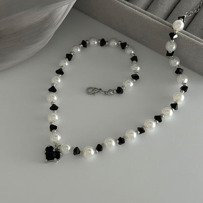 Black Acrylic and Crystal Pearl Silvertone Bead Chain Heart Pendant Necklace, dainty minimalist design, detail close-up