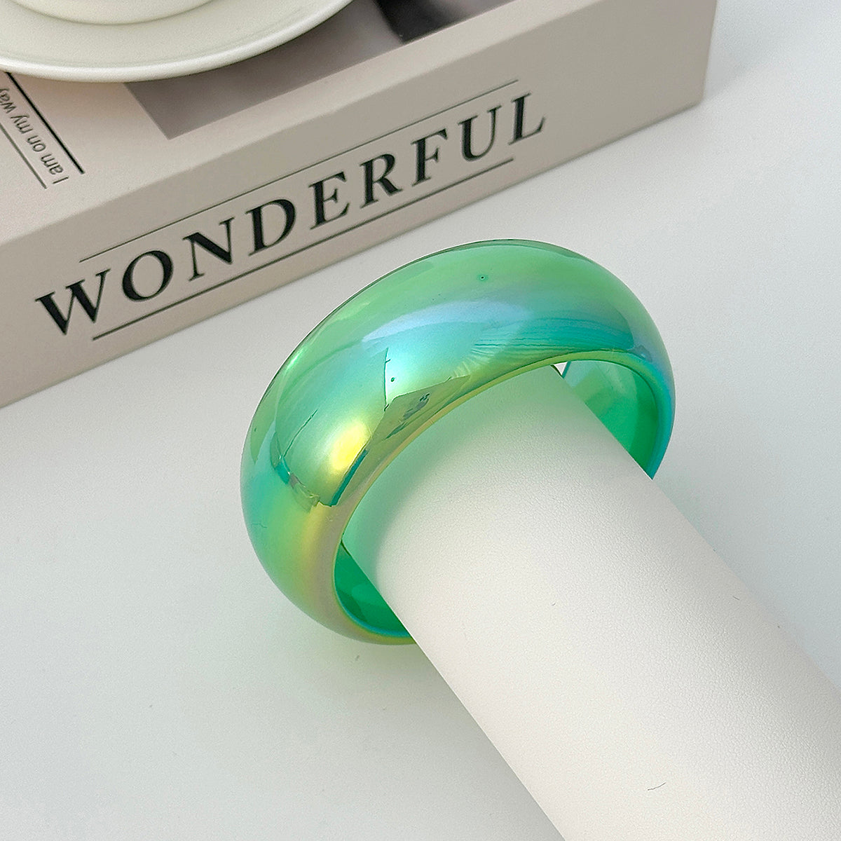 Iridescent and Green Resin Bangle, bangle bracelet, vintage-inspired design, detail close-up