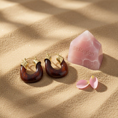 Amber Resin and 18K Gold-Plated U-Shape Huggie Earring, gold huggie earrings, botanical inspired, detail close-up