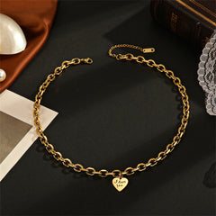 Beautiful 18K gold-plated necklace with a heart pendant, a timeless piece to celebrate love and connection.